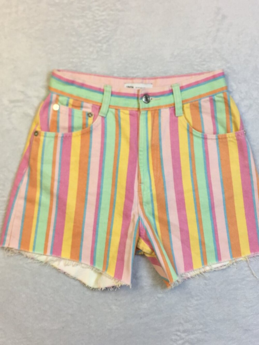 Zara Jean Shorts Size 2 Womans Pastel Striped Denim High Rise Frayed Hem Retro